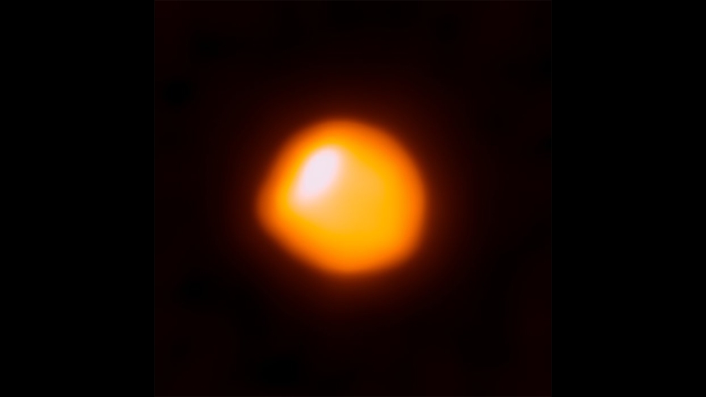 Astronomers Challenge the Rapid Rotation Theory of Betelgeuse
